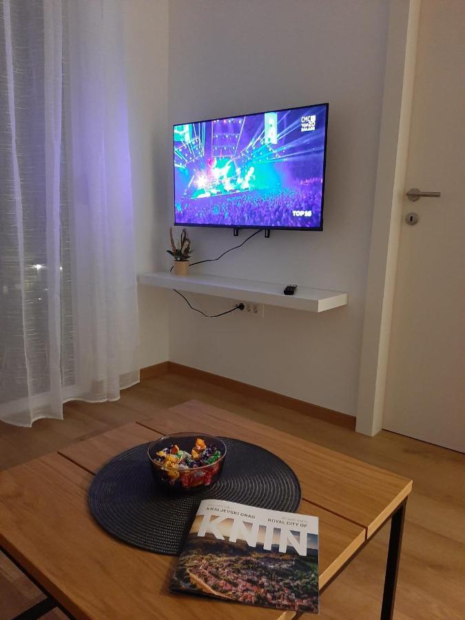 Apartman Stela Книн Екстер'єр фото